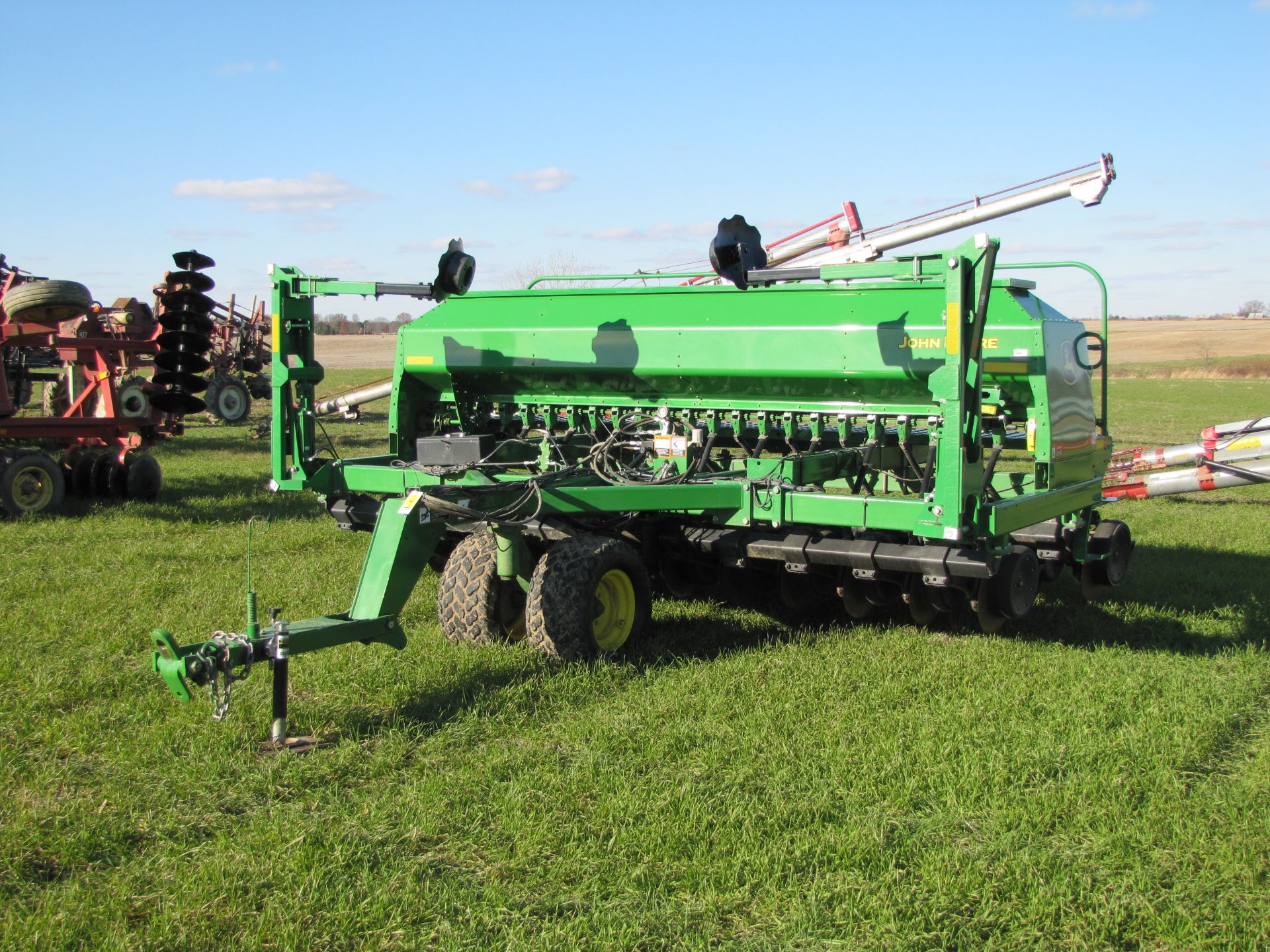 15’ John Deere 1590 no-till drill, elec rate controller, 7 ½” spacing, markers, wired for monitor - Image 4 of 33