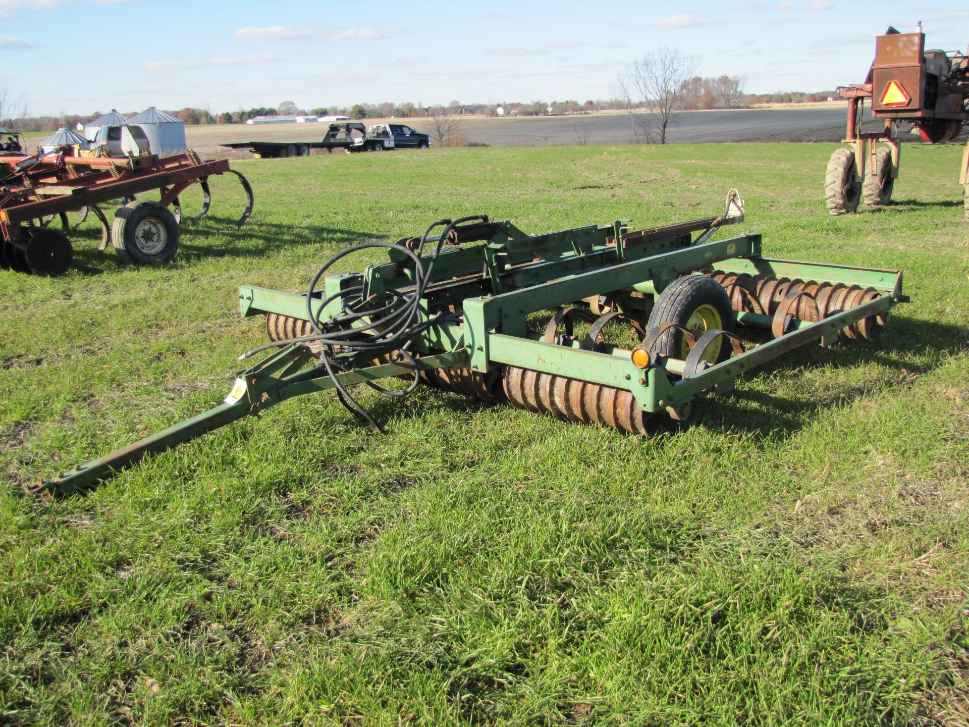 10’ John Deere 950 cultimulcher, rear hitch and hyd - Image 3 of 18