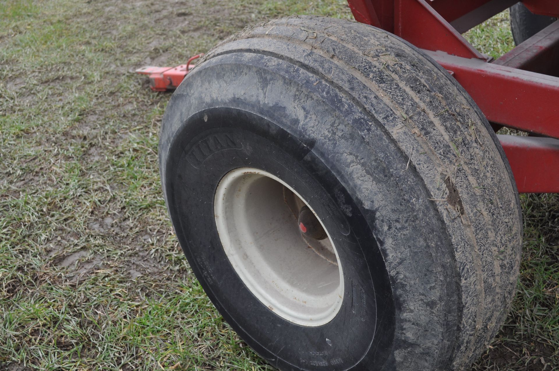 Unverferth 325 gravity bed wagon, 16.5 L 16 tires - Image 5 of 14