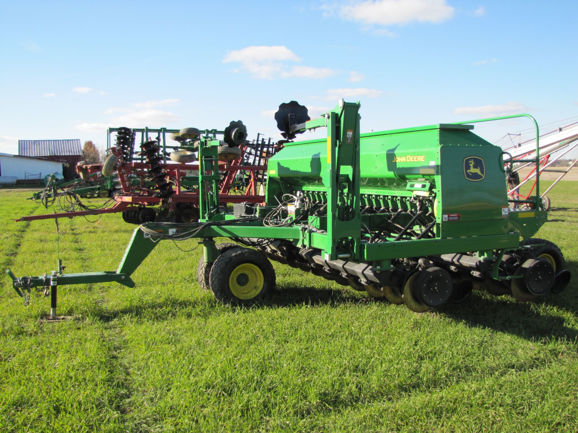 15’ John Deere 1590 no-till drill, elec rate controller, 7 ½” spacing, markers, wired for monitor - Image 5 of 33