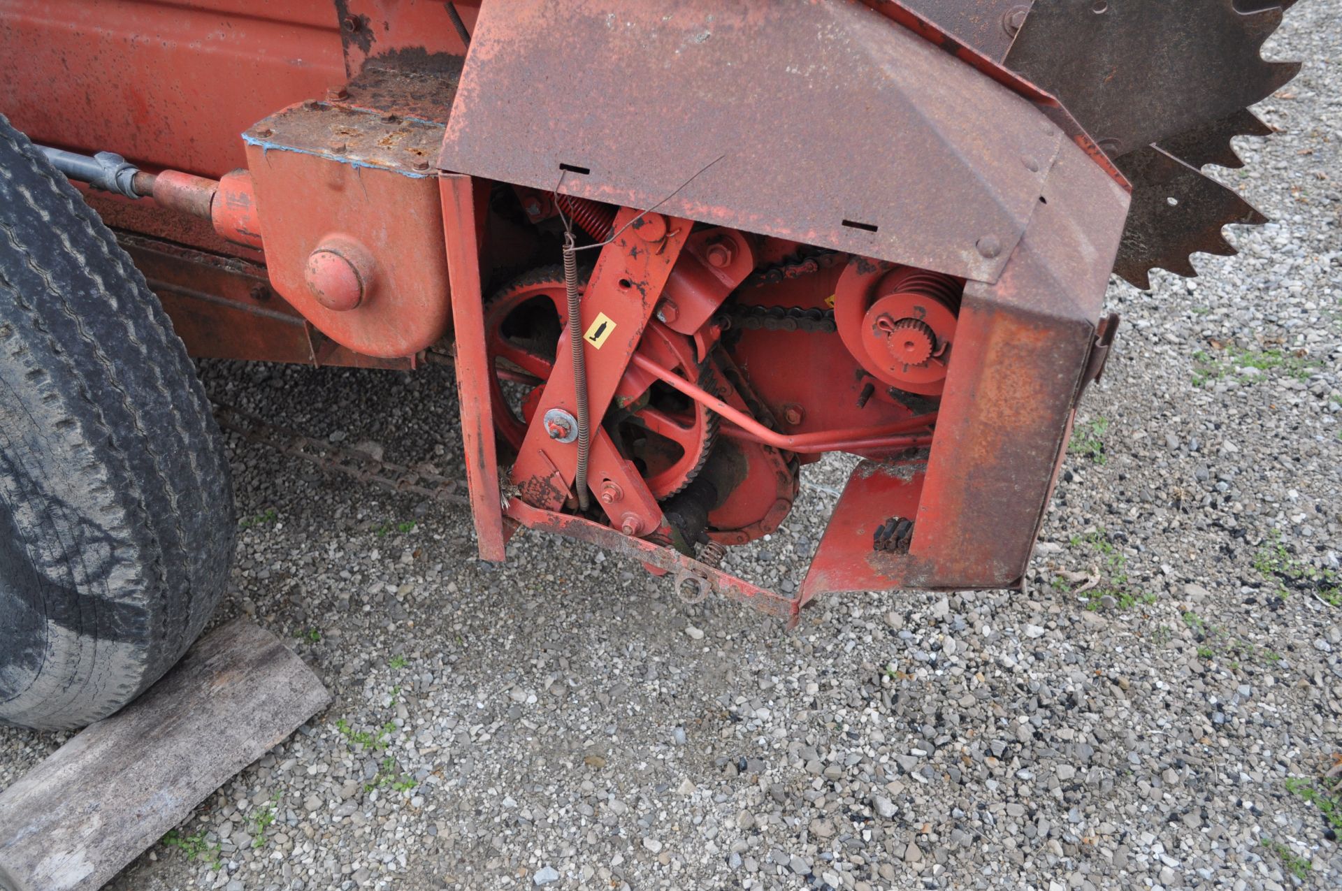 New Holland 512 manure spreader, 540 PTO, single beater, single axle, SN 338001 - Image 7 of 13