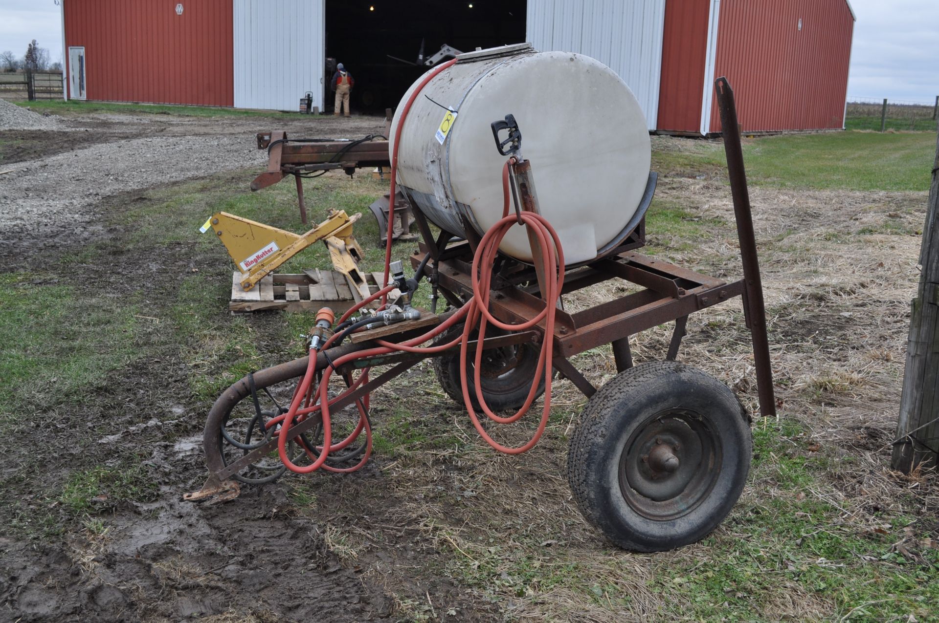 Fence row sprayer, pull type, 540 PTO pump, 150 gal poly tank with crack