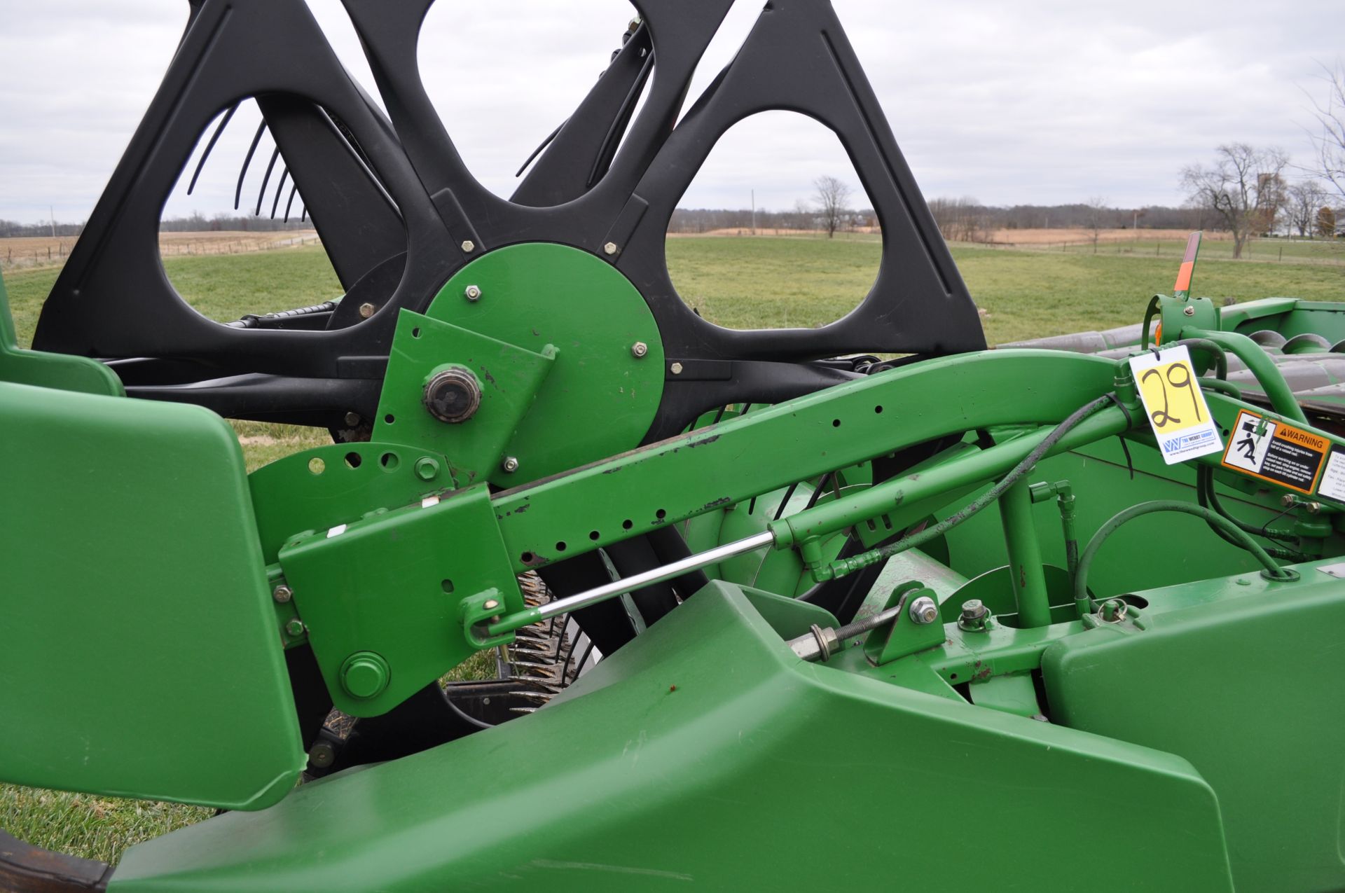 30’ John Deere 930F grain head, poly snouts, full finger auger, new poly skid plates - Image 11 of 17