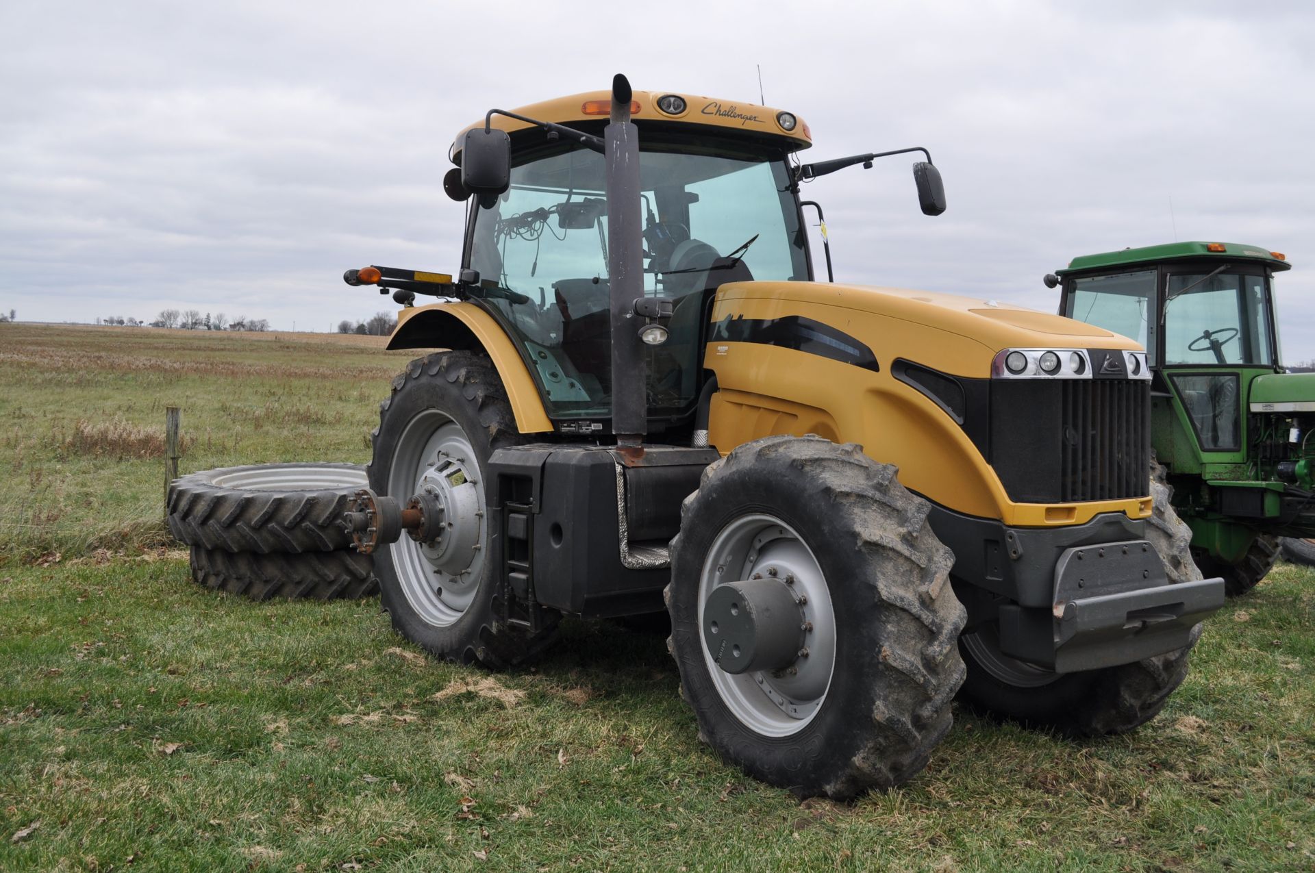 Challenger MT 665C tractor, MFWD, 480/80R50 rear duals, 420/85R34 fronts, CVT, Tru Trac, 3379 hrs, - Image 2 of 45