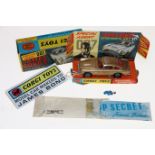 Corgi Toys diecast model vehicle 261 James Bond's Aston Martin DB5 from the film Goldfinger on