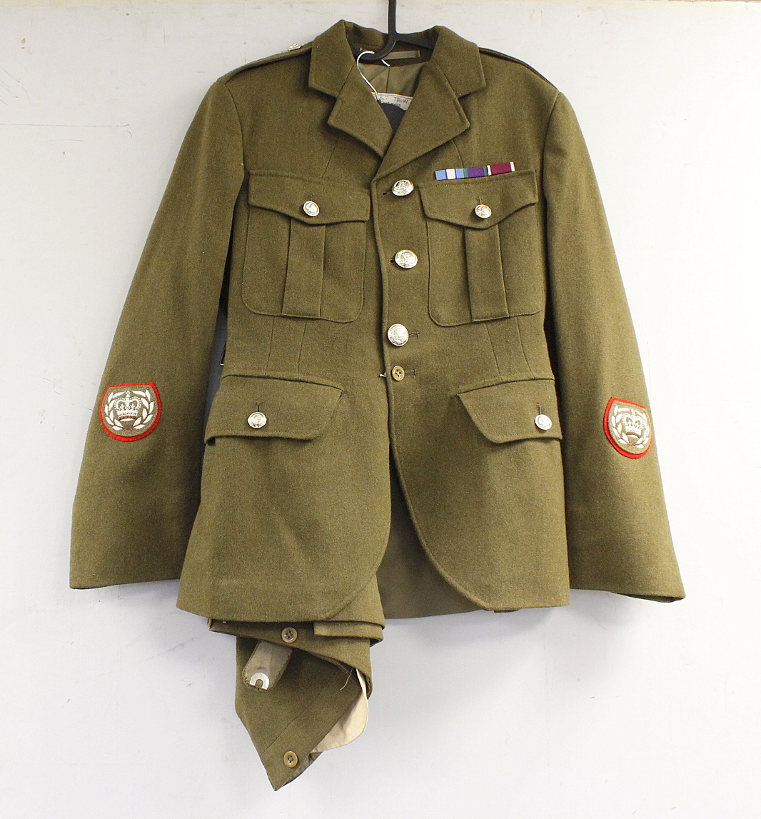 British Army dress uniform jacket having H Edgard & Sons Ltd label "CSGT Thow Mar 84", Gordon