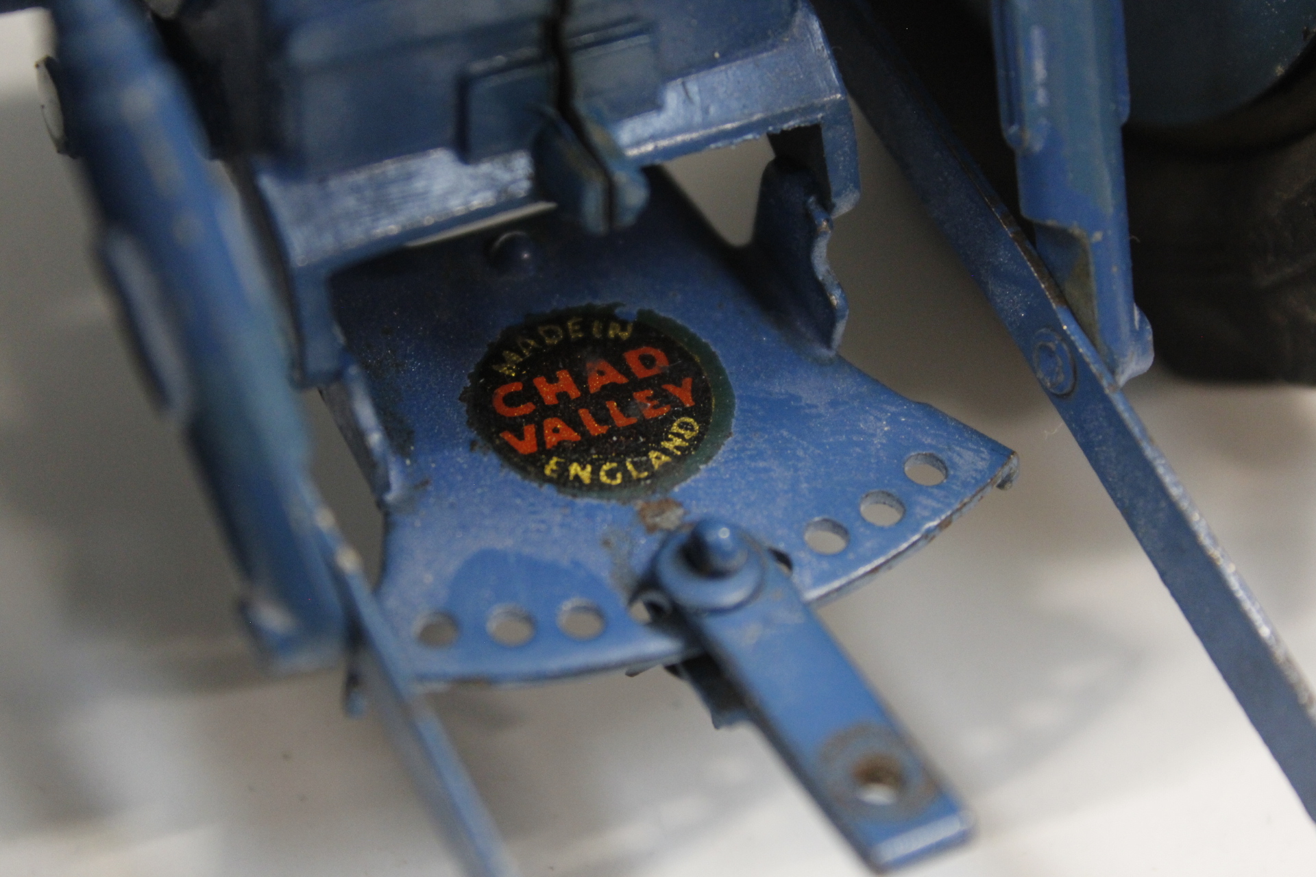 Chad Valley diecast model of a Forsdon Major tractor, blue with orange hubs - Image 3 of 3