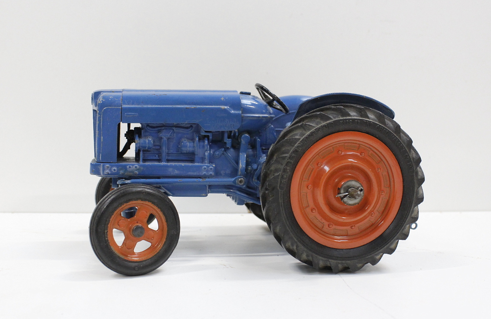 Chad Valley diecast model of a Forsdon Major tractor, blue with orange hubs - Image 2 of 3