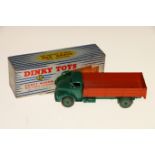 Dinky Toys diecast commercial model vehicle 932 Comet Wagon with Hinged Tailboard with dark green