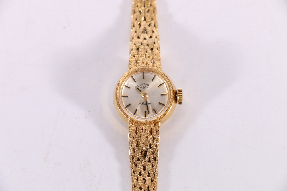 Ladies Rotary wristwatch with 21 jewel movement on 9ct gold textured woven link bracelet, 13.1g