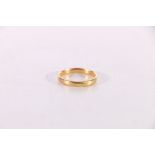 18ct yellow gold plain wedding band ring, size R, 3.4g