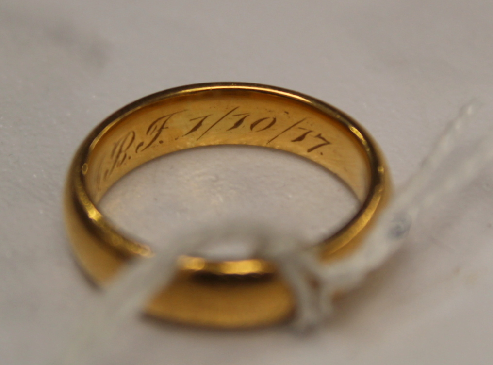 22ct gold wedding ring, 7g. Size 'L'. - Image 5 of 7