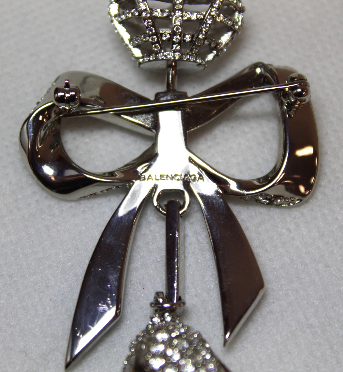 Balenciaga bow and crown white crystal and Mother of Pearl brooch, 9cm long. Boxed with jewellery - Image 3 of 4