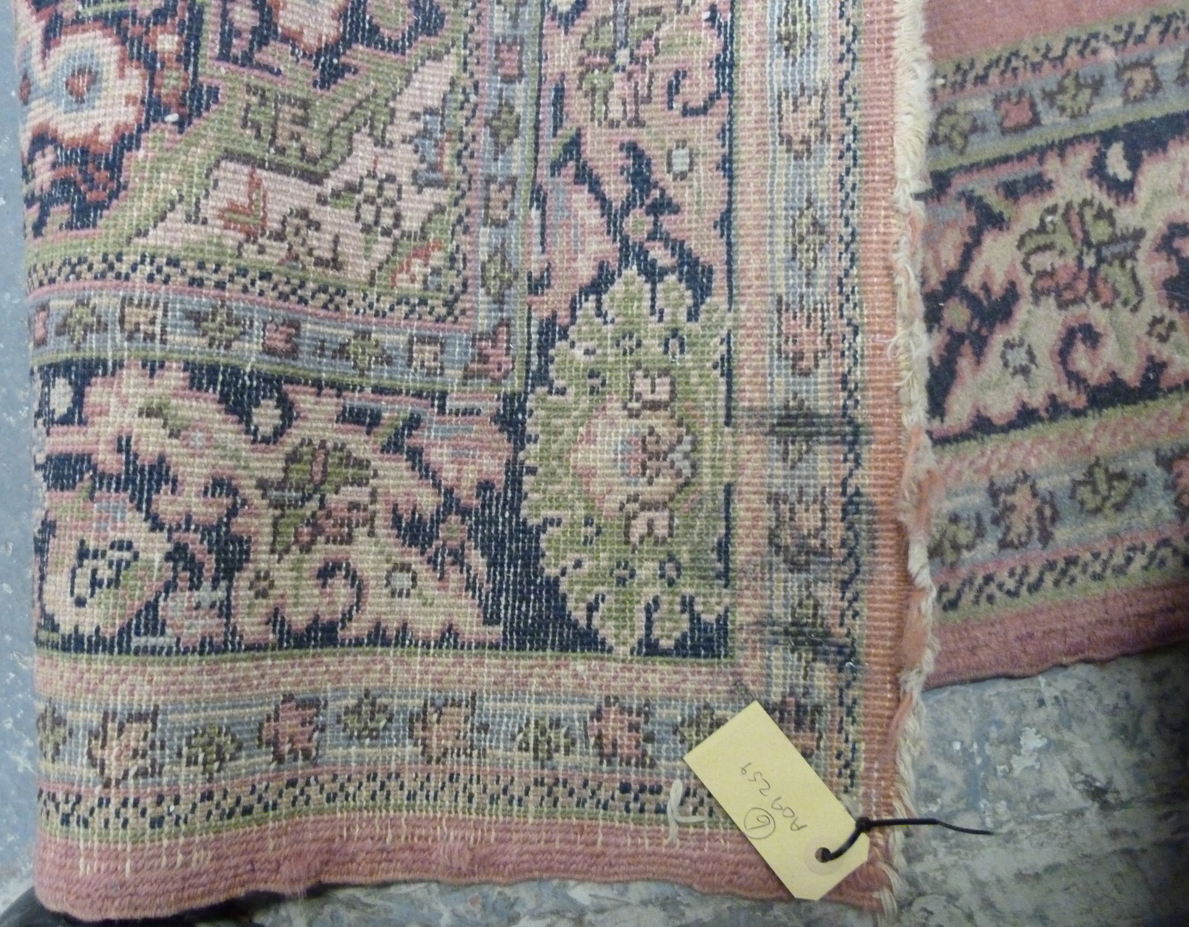 Eastern pink and green wool rug with floral medallion, 186cm x 109cm. - Image 4 of 5