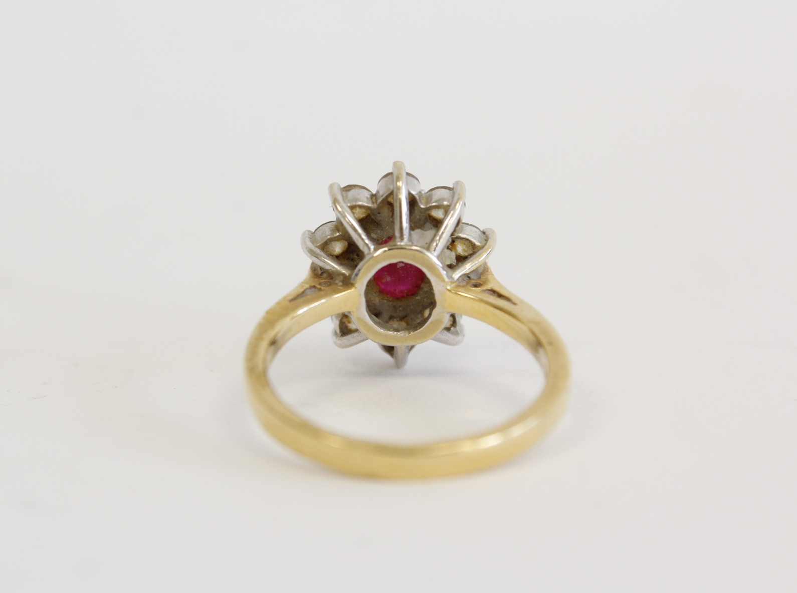 18ct gold cluster ring with oval ruby approx 1.5ct and diamonds Size N - Image 4 of 5
