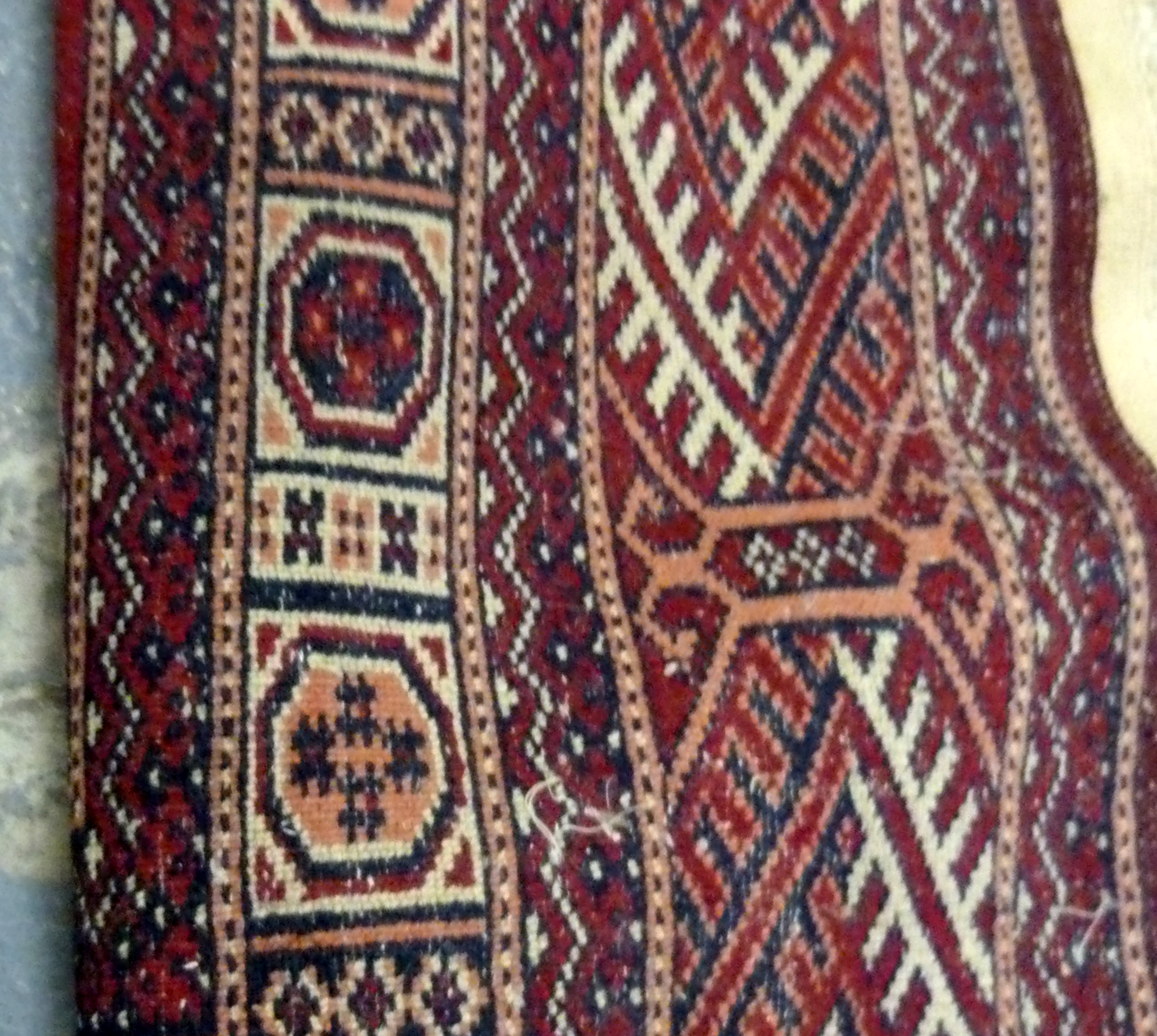 Two small Persian rugs, 130cm x 72cm and 95cm x 64cm. - Image 4 of 4