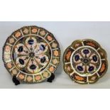 Crown Derby "Imari" pattern plate with lobed rim, pattern no. 1126, 22cm diam. and a Royal Crown