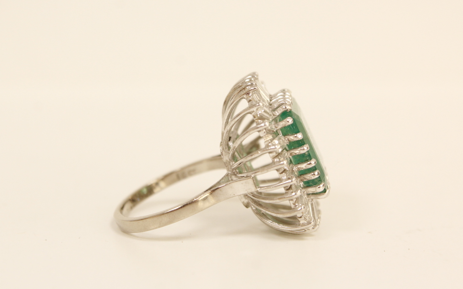 Impressive diamond and emerald cluster ring, the emerald given as approx. 3.5ct surrounded by - Image 2 of 5