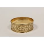 Gold napkin ring, probably 9ct, inscribed 1947, 12g.