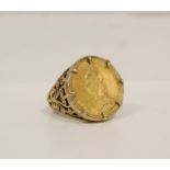 Sovereign ring 1889, claw set in 9ct gold, 15g. Size 'W'.