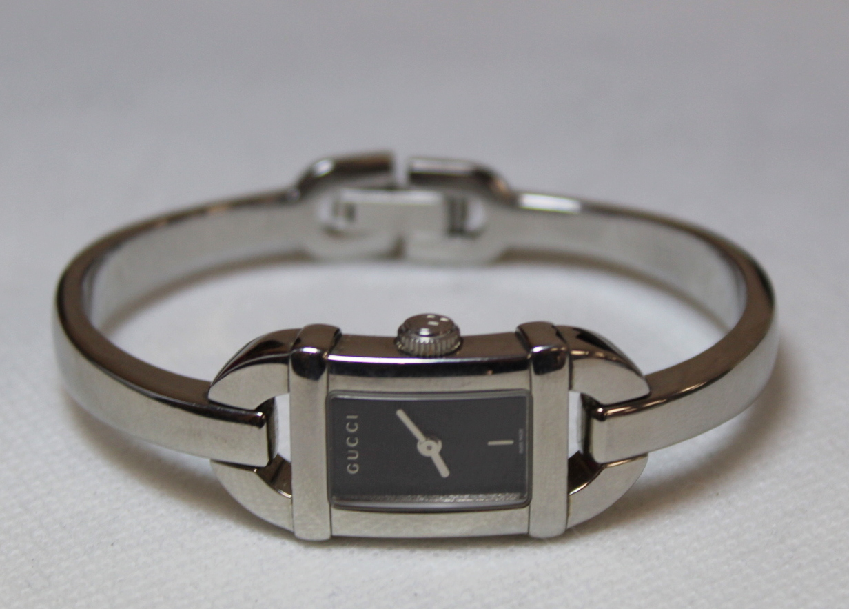Gucci lady's stainless steel wristwatch, model no. MX4529, serial no. 6800L. Boxed with - Image 3 of 5