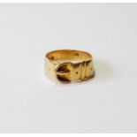 18ct gold buckle ring, 1884, size Q, 5.3g.