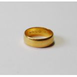 22ct gold band ring, 1916, size Q½, 6.5g.