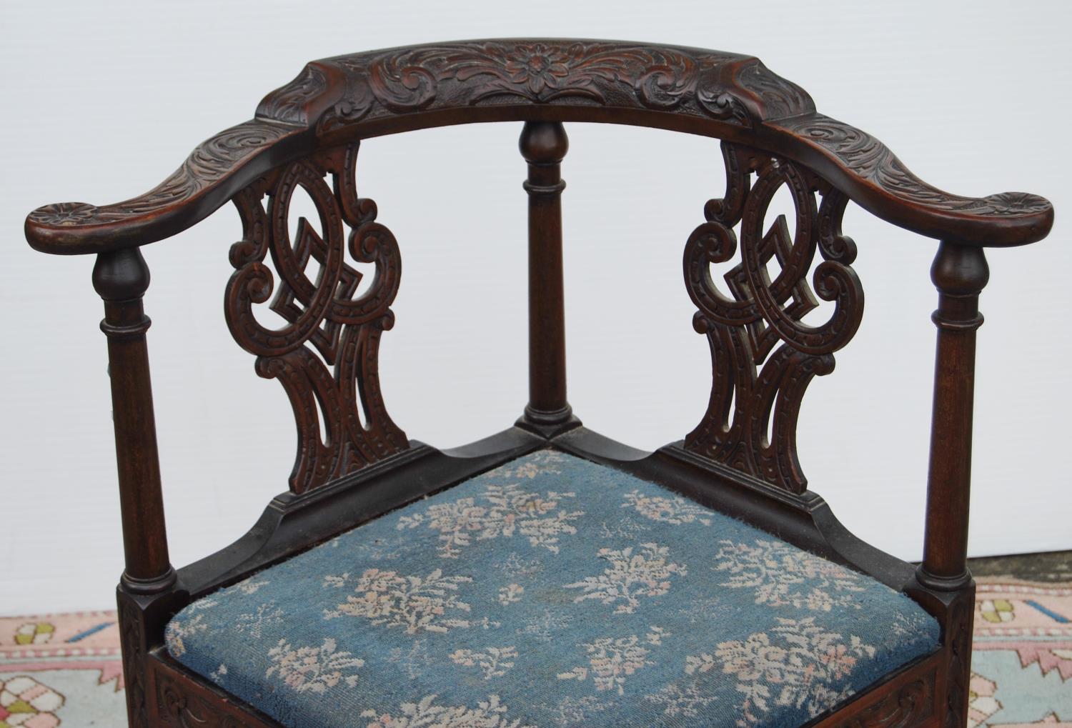 Mahogany carved corner chair, the stepped serpentine top rail over baluster and interlaced splats, - Image 2 of 4