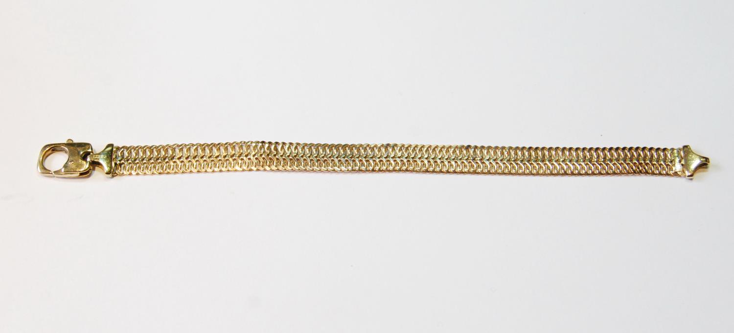 9ct gold bracelet with hook snap, 1991, 11.8g.