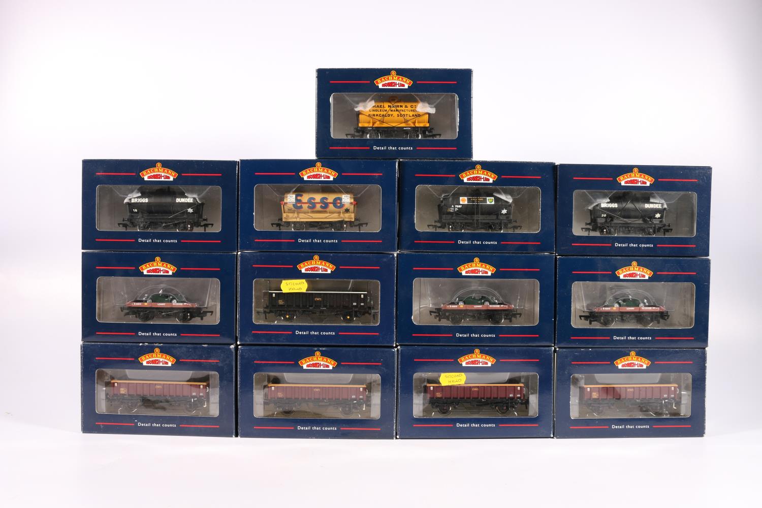 Thirteen Bachmann Branch-Line OO model railways rolling stock wagons including two 33026 MFA open