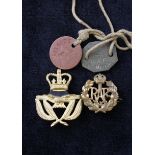 WW2 RAF lot to include ID / Dog tags for W.Muir 1415032, RAF cap badge & RAF Warrant Officer