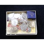 Lot to include jubilee crowns, coinage of Great Britain 1970 proof set and a 1993 Australian 1oz