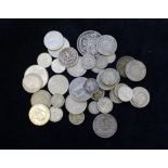Collection of world silver coins to include a 1928 Irish Florin and a 1917 Egyptian 10 Piastres 186g