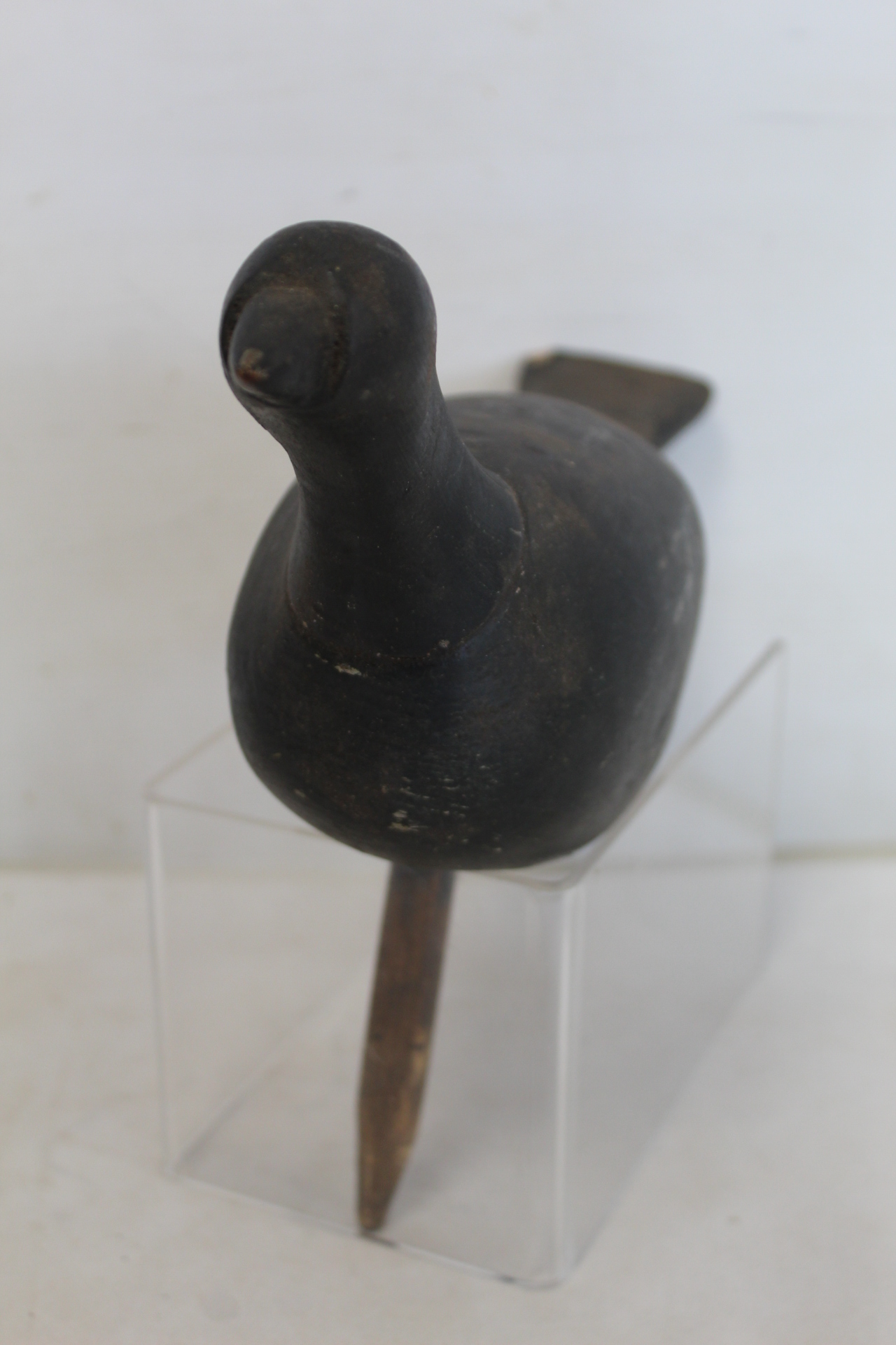 Antique wooden bird decoy with grey painted finish and peg base, 23.5cm high and 31cm long. - Image 3 of 13