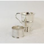 Silver cup and napkin ring, 78g.
