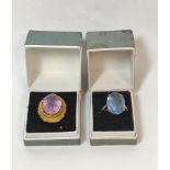 Blue spinel ring in 9ct gold and another amethyst, probably 9ct gold. (2).