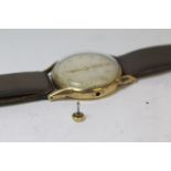 Gent's Rolex watch 15 jewels, ref. 700/39872, with silvered dial, in 9ct gold, gold Rolex buckle,