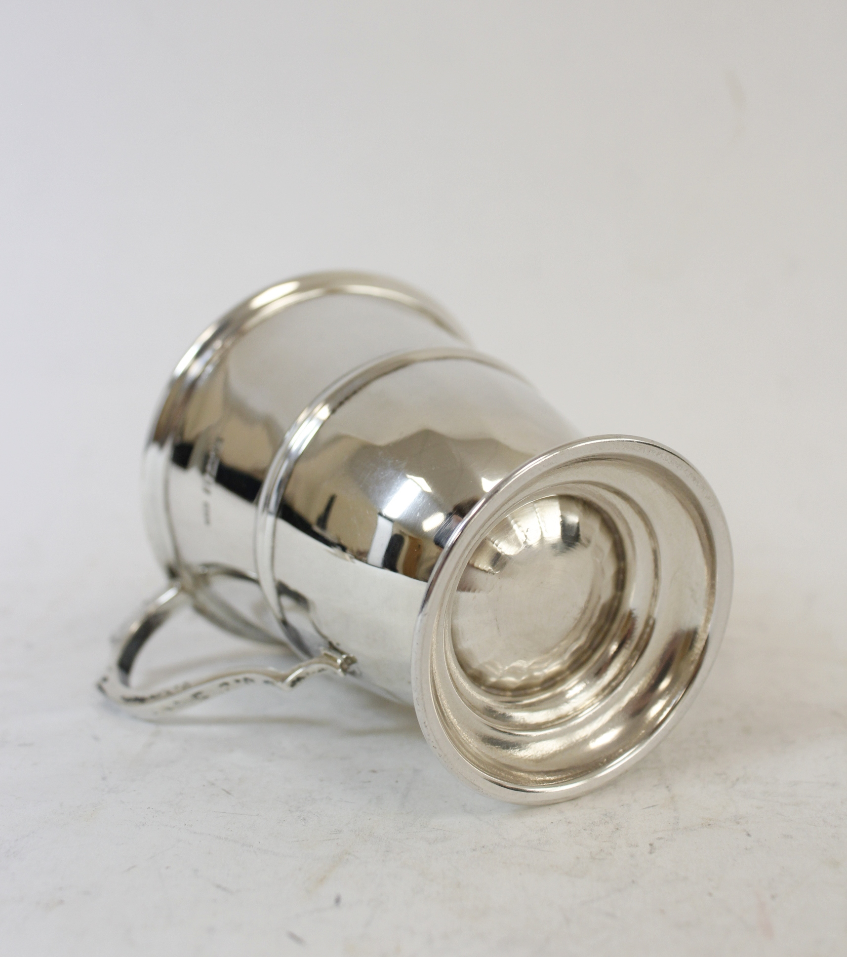 Silver cup and napkin ring, 78g. - Image 3 of 6