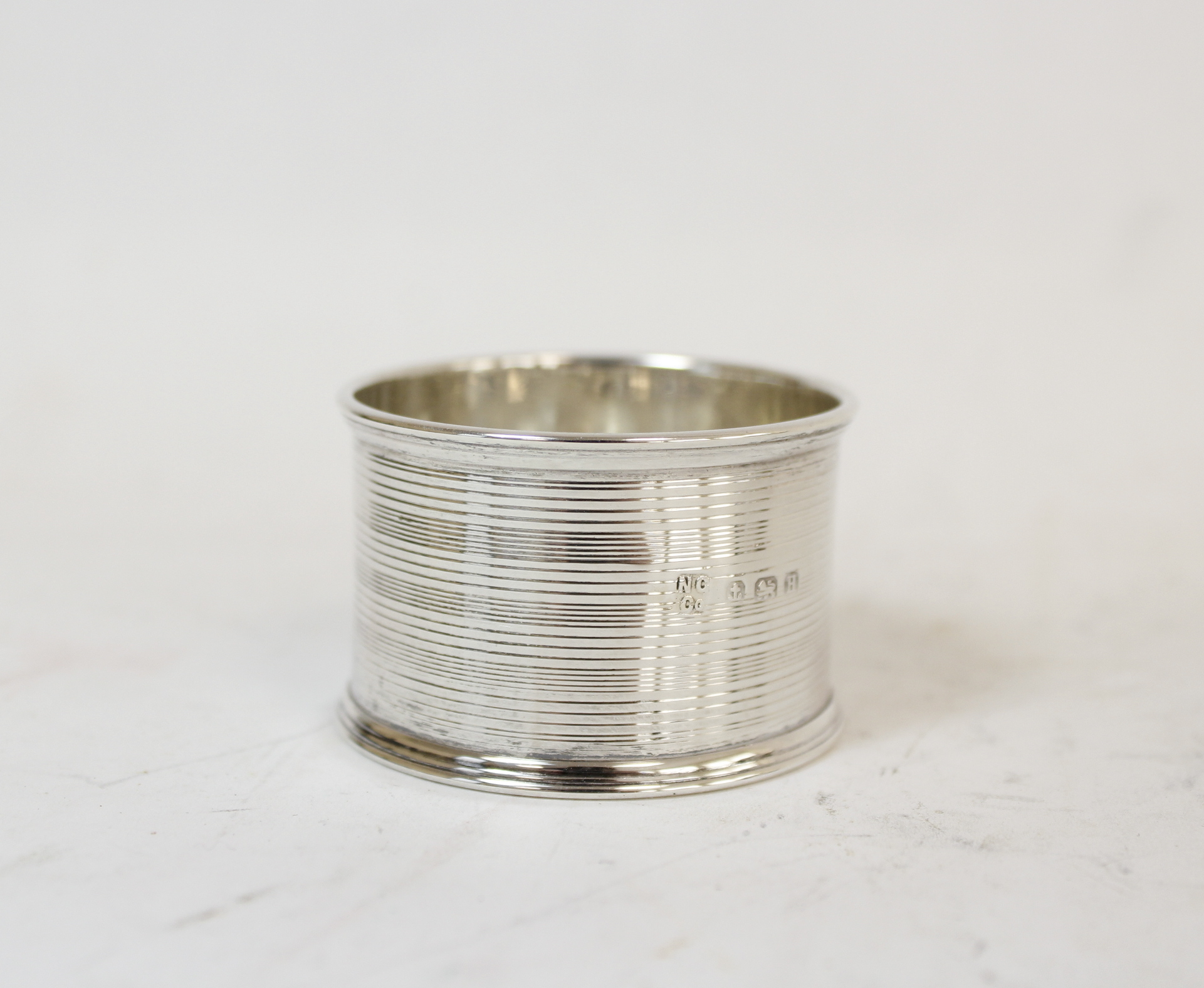 Silver cup and napkin ring, 78g. - Image 5 of 6