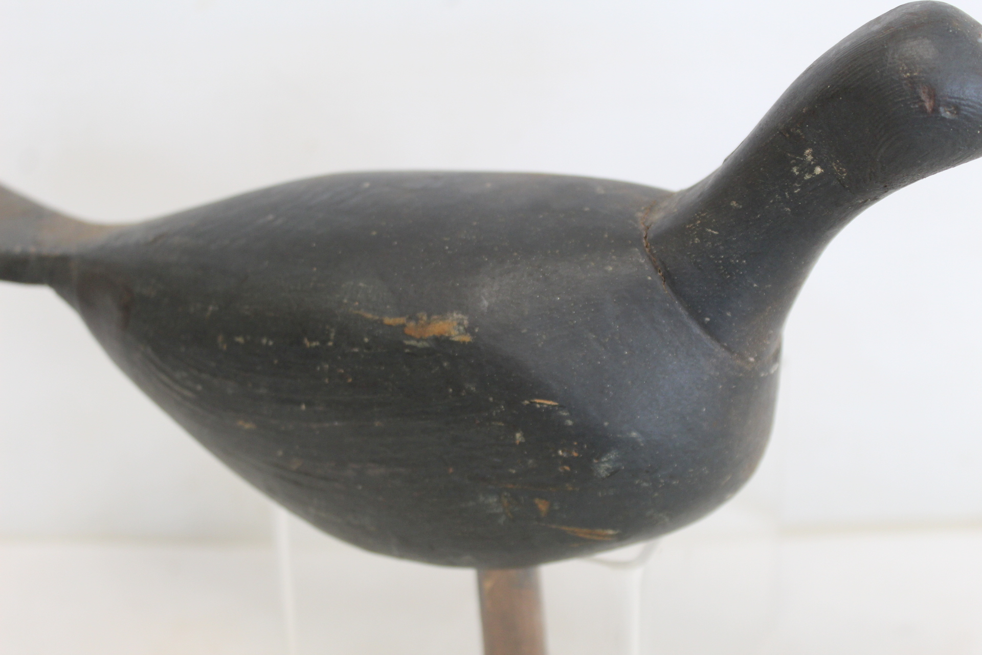 Antique wooden bird decoy with grey painted finish and peg base, 23.5cm high and 31cm long. - Image 6 of 13