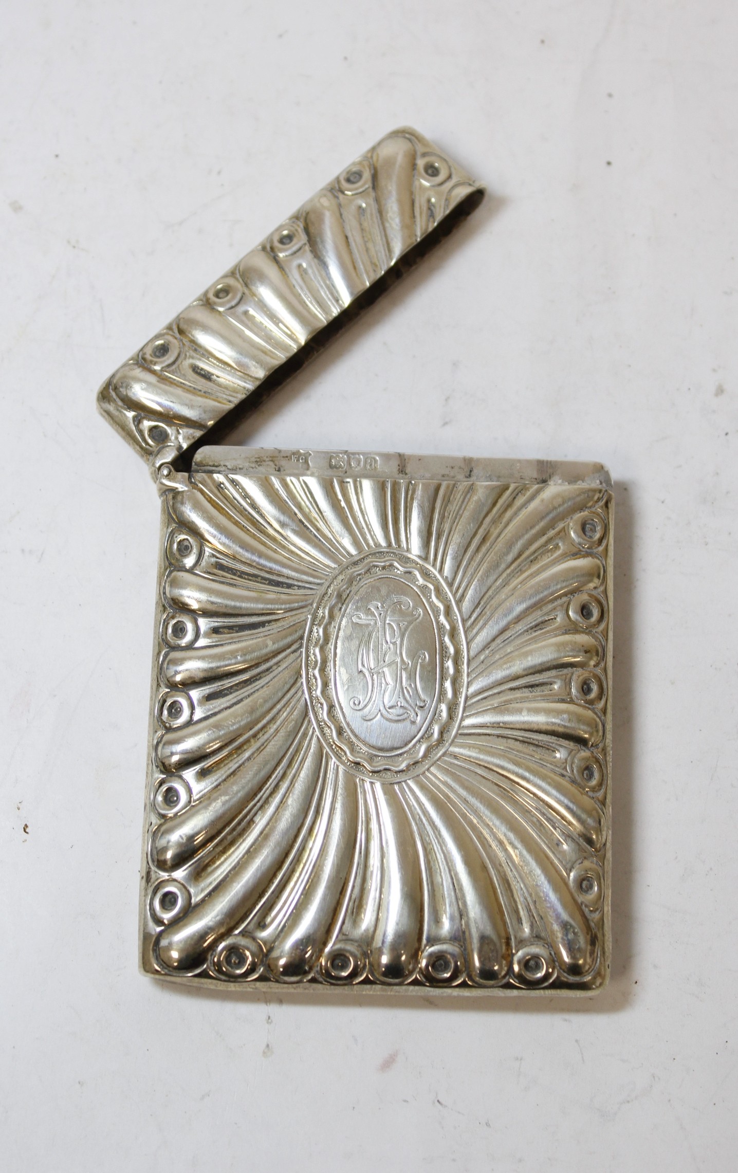 Silver card case with radiating embossing by W. Comyns 1899, 138g. - Image 3 of 7