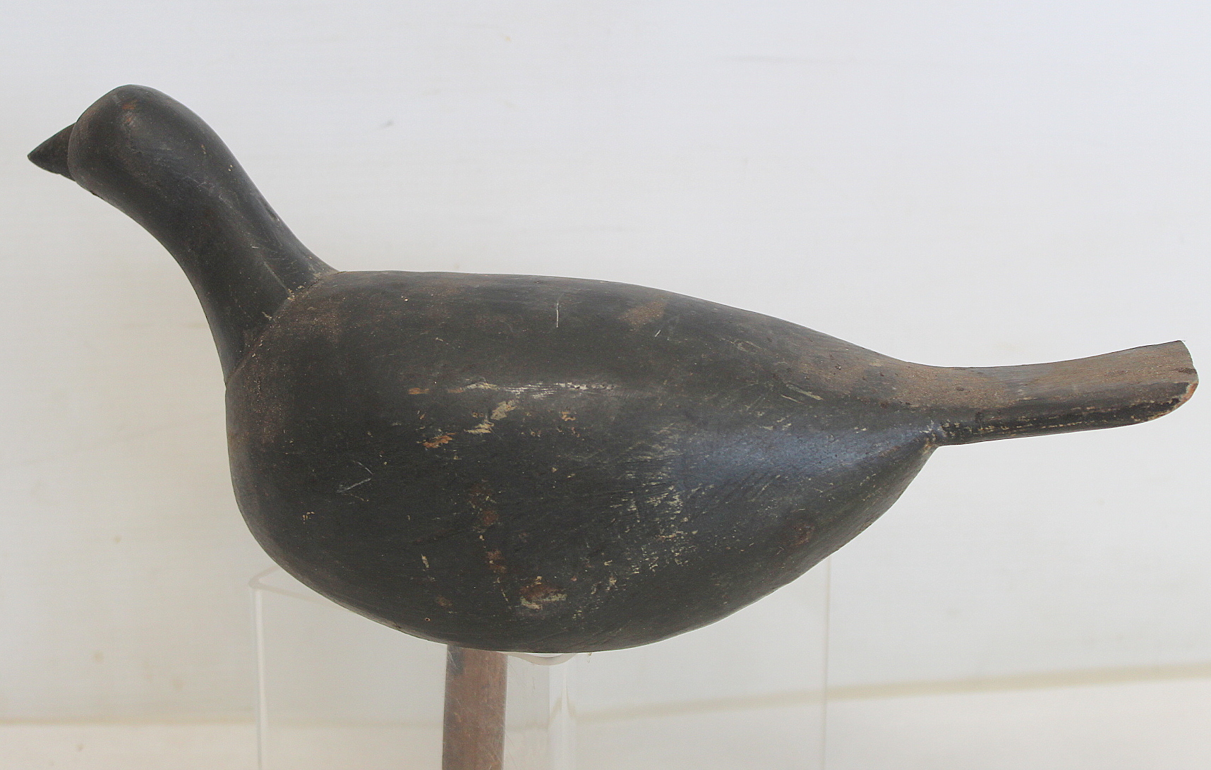 Antique wooden bird decoy with grey painted finish and peg base, 23.5cm high and 31cm long. - Image 2 of 13