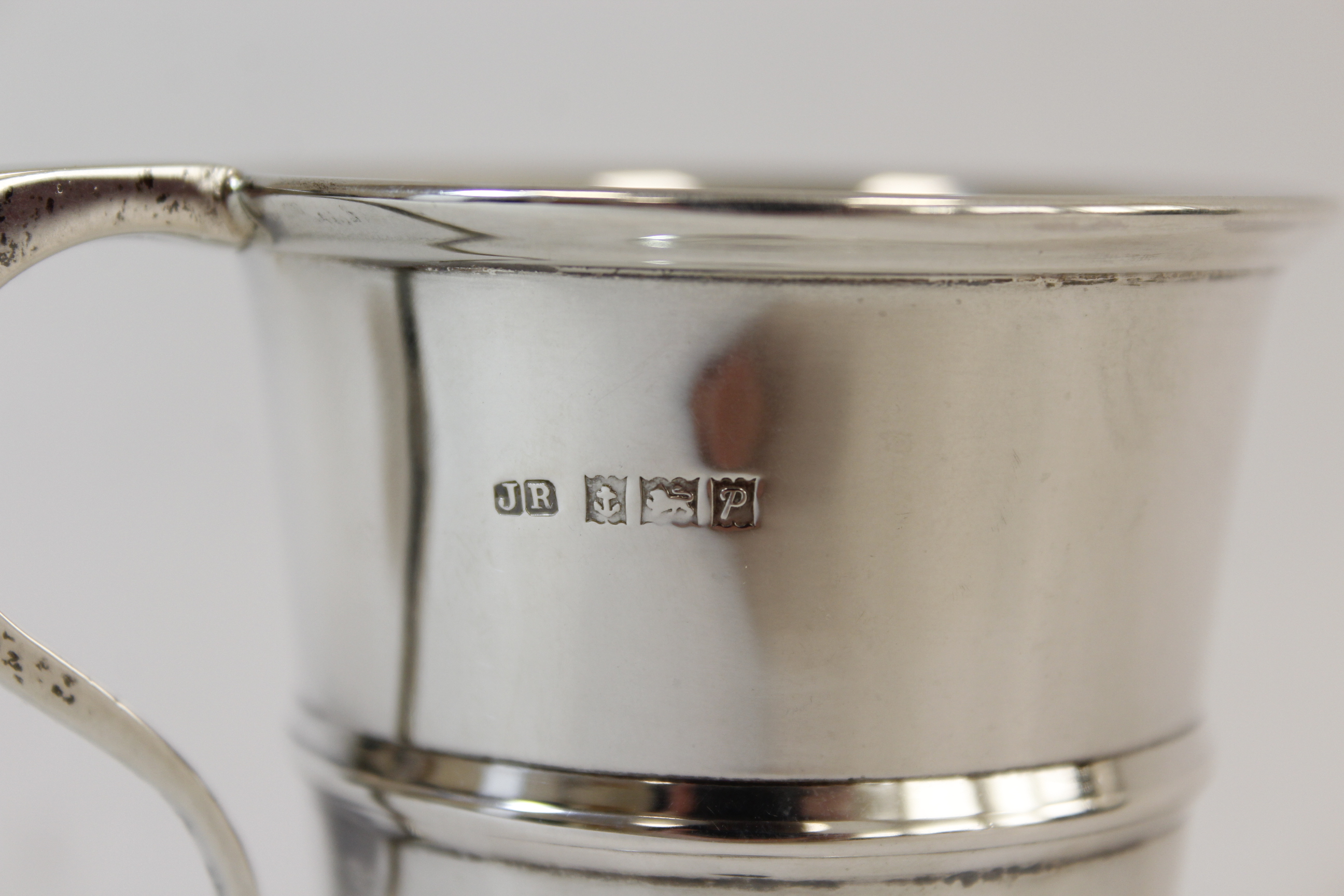 Silver cup and napkin ring, 78g. - Image 4 of 6