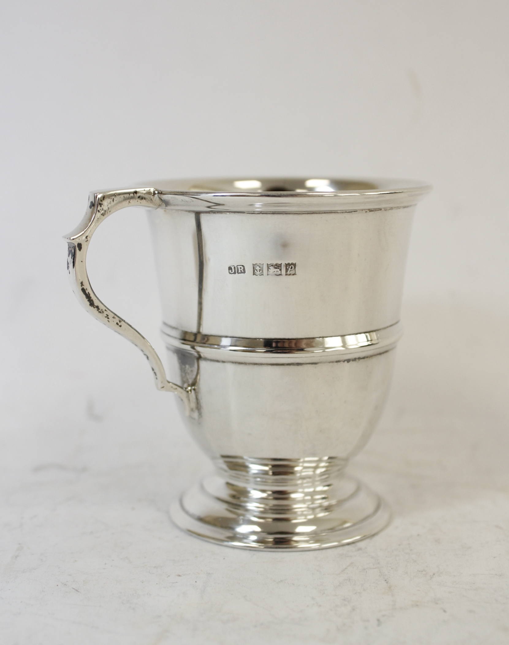 Silver cup and napkin ring, 78g. - Image 2 of 6