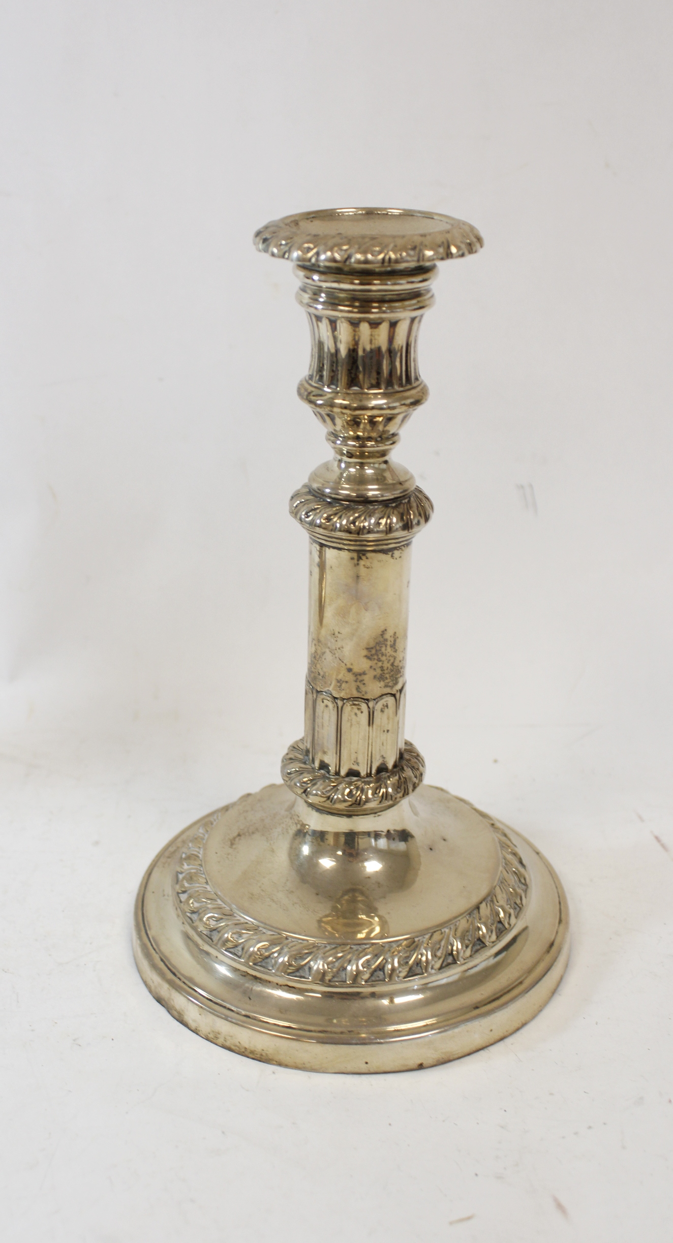 Pair of silver sliding candlesticks with foliate bands by T & J Settle, Sheffield 1819 (one a/f). - Image 3 of 5