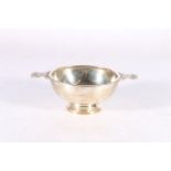 Contemporary silver quaich with Celtic knot dragon handles by Wakely & Wheeler, London 1969, 149g,