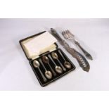 Cased set of six silver teaspoons by Barker Brothers Silver Ltd, Birmingham 1956 100g and a pair