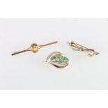 9ct gold diamond brooch in the form of a bow, 2.9g, a 9ct bar brooch set with central citrine 1.7g