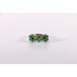 18ct gold green hardstone cluster ring, ring size O, 3.0g