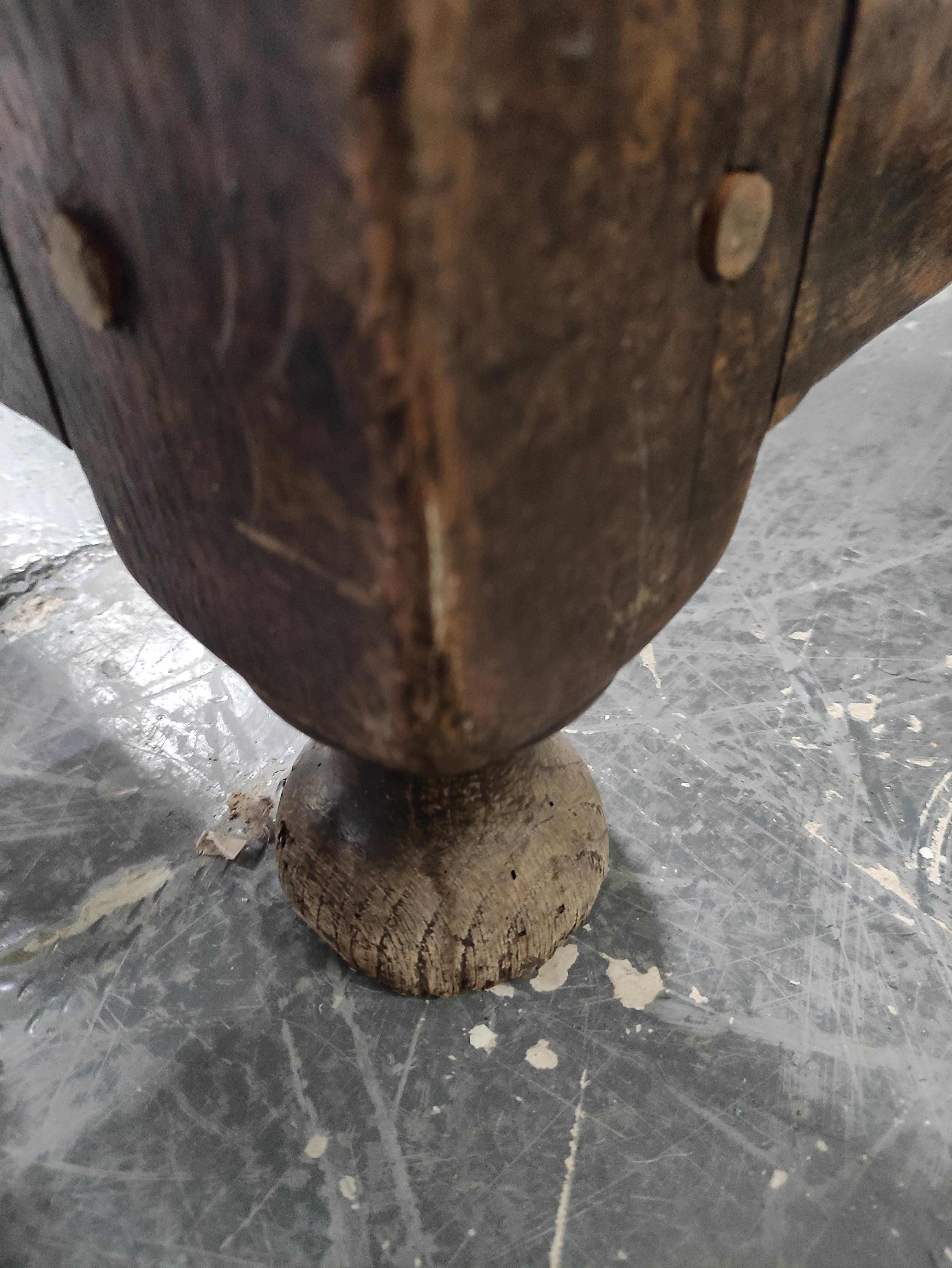 Antique oak and elm refractory dining table with cleated plank top on turned and block supports - Image 13 of 15
